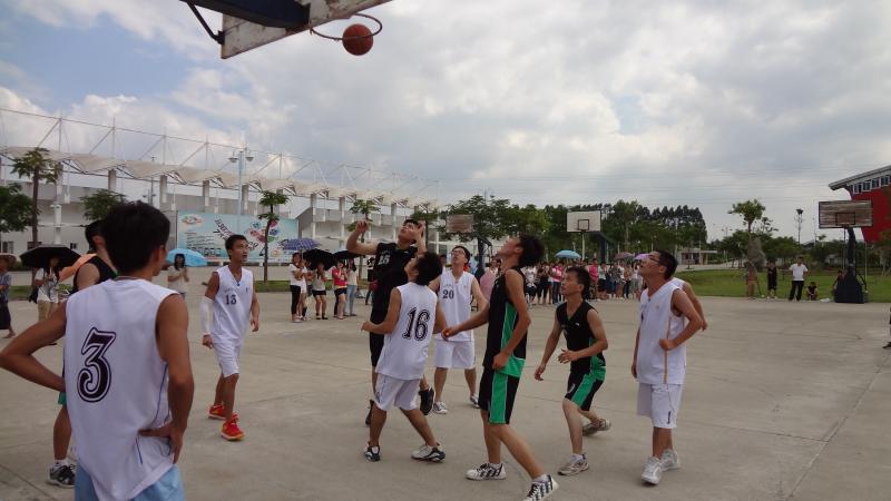 bevictor新老生篮球友谊赛开赛3.jpg bevictor新老生篮球友谊赛开赛3.jpg